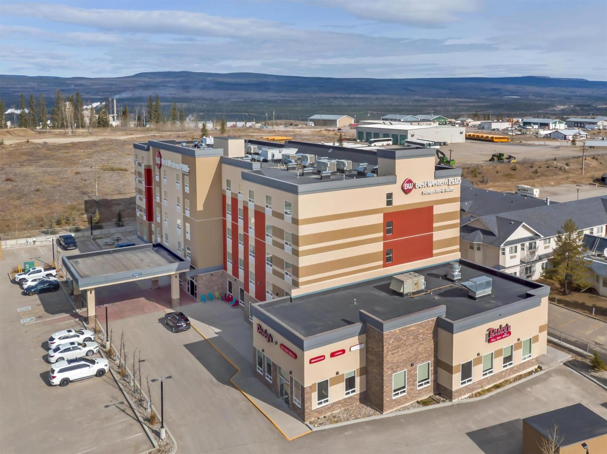 Best Western Plus Hinton Inn & Suites Экстерьер фото