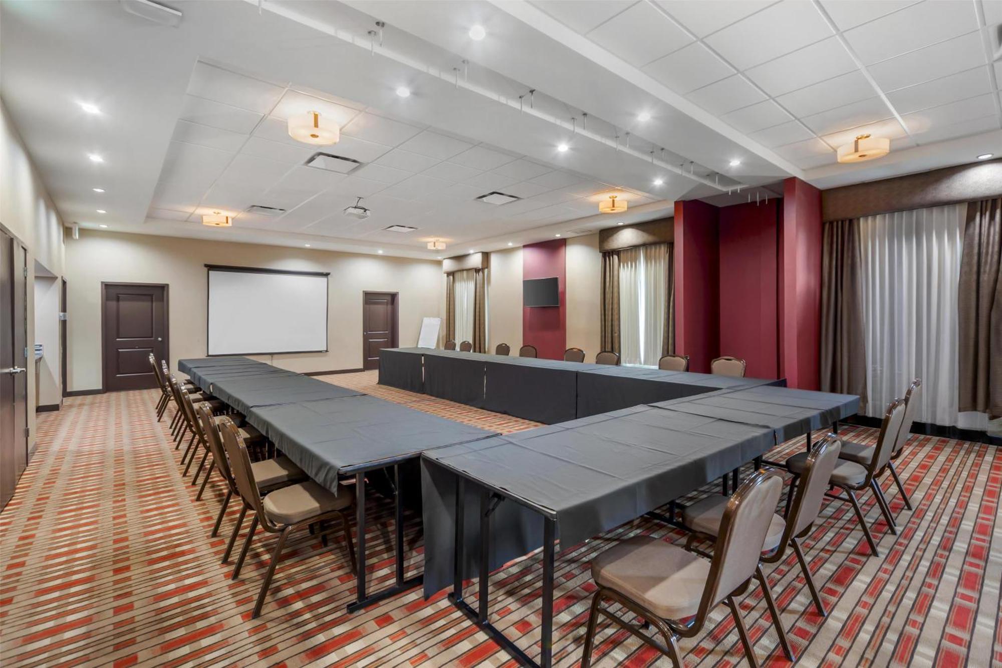 Best Western Plus Hinton Inn & Suites Экстерьер фото
