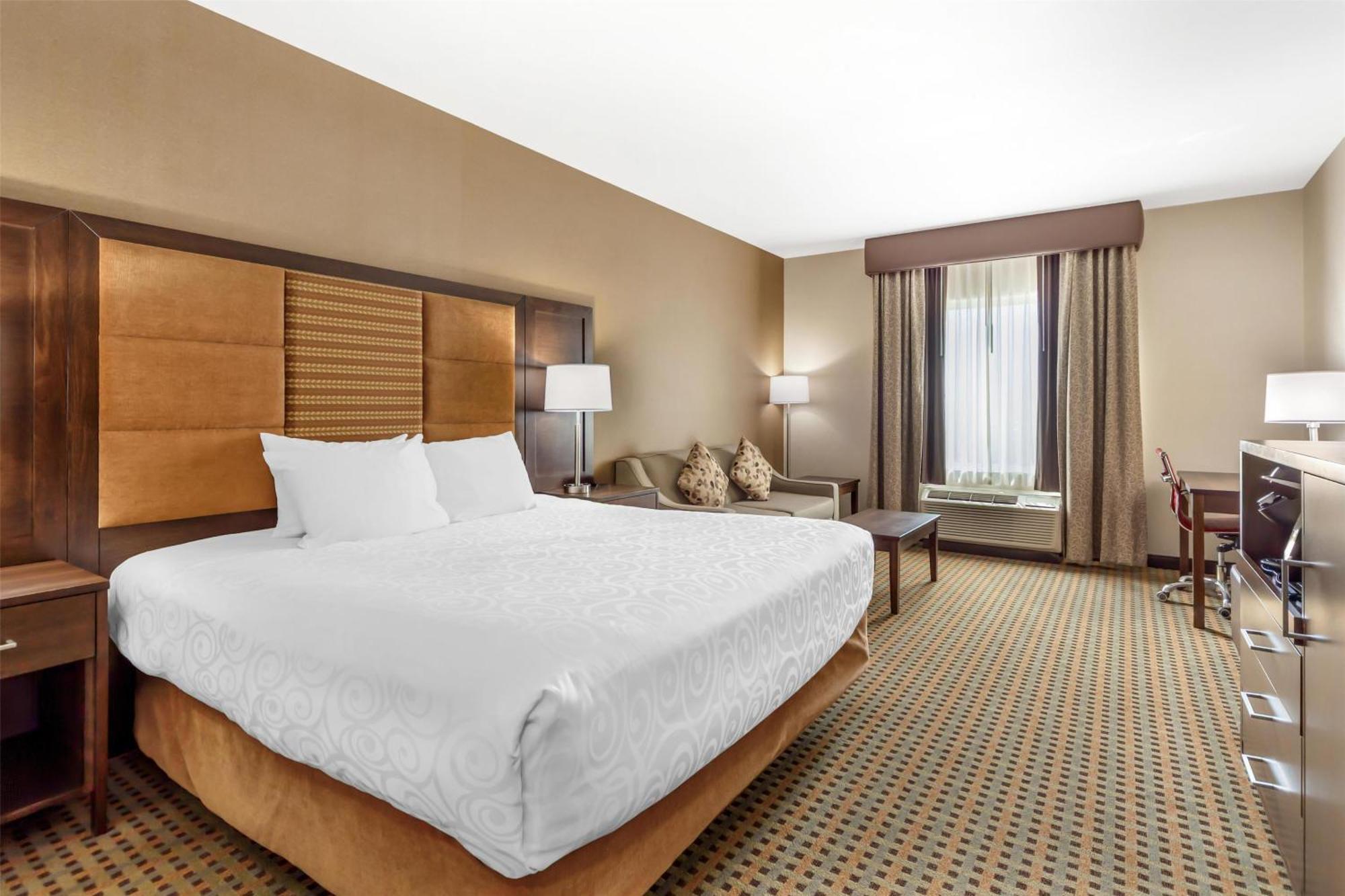 Best Western Plus Hinton Inn & Suites Экстерьер фото