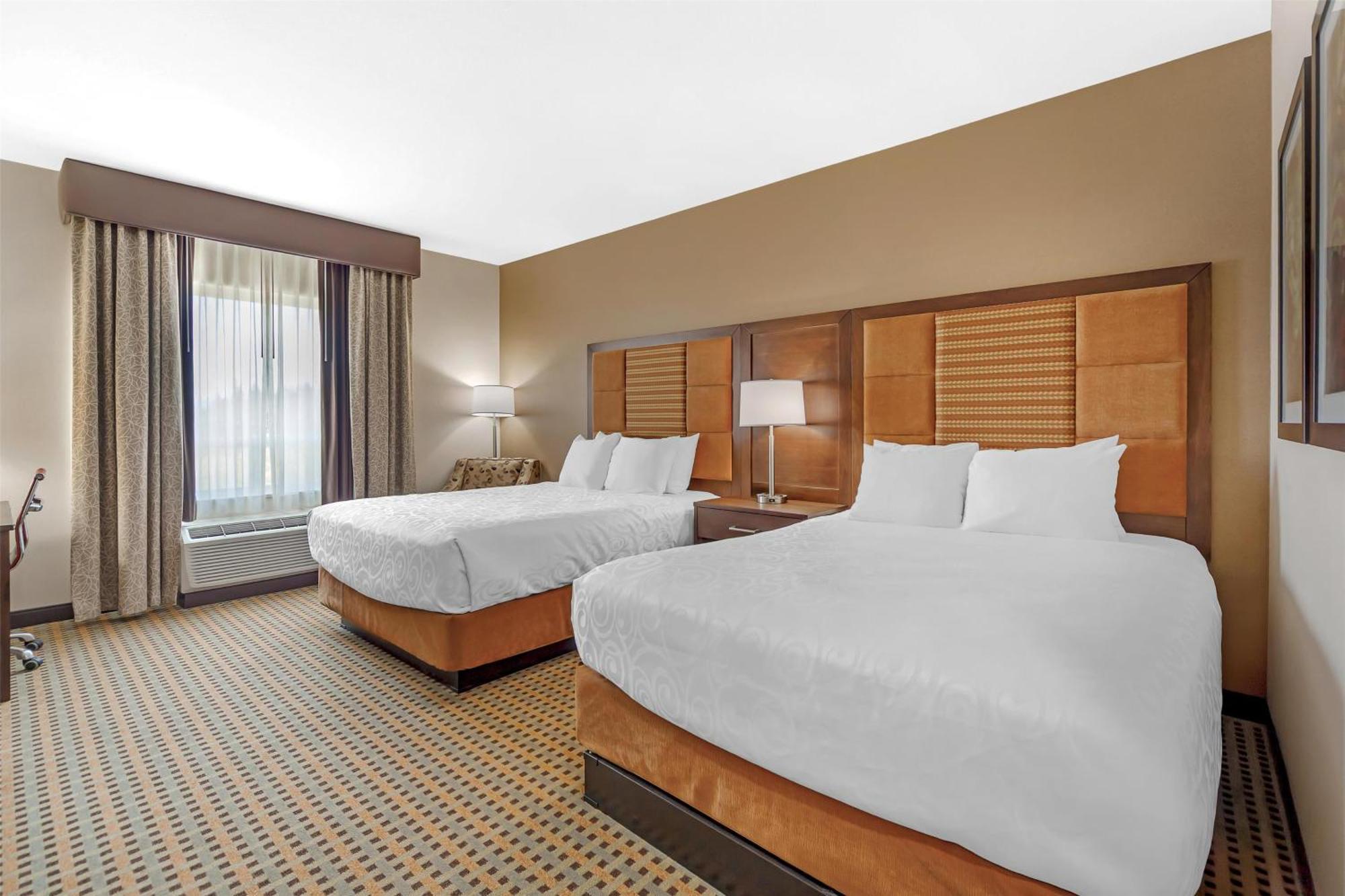 Best Western Plus Hinton Inn & Suites Экстерьер фото