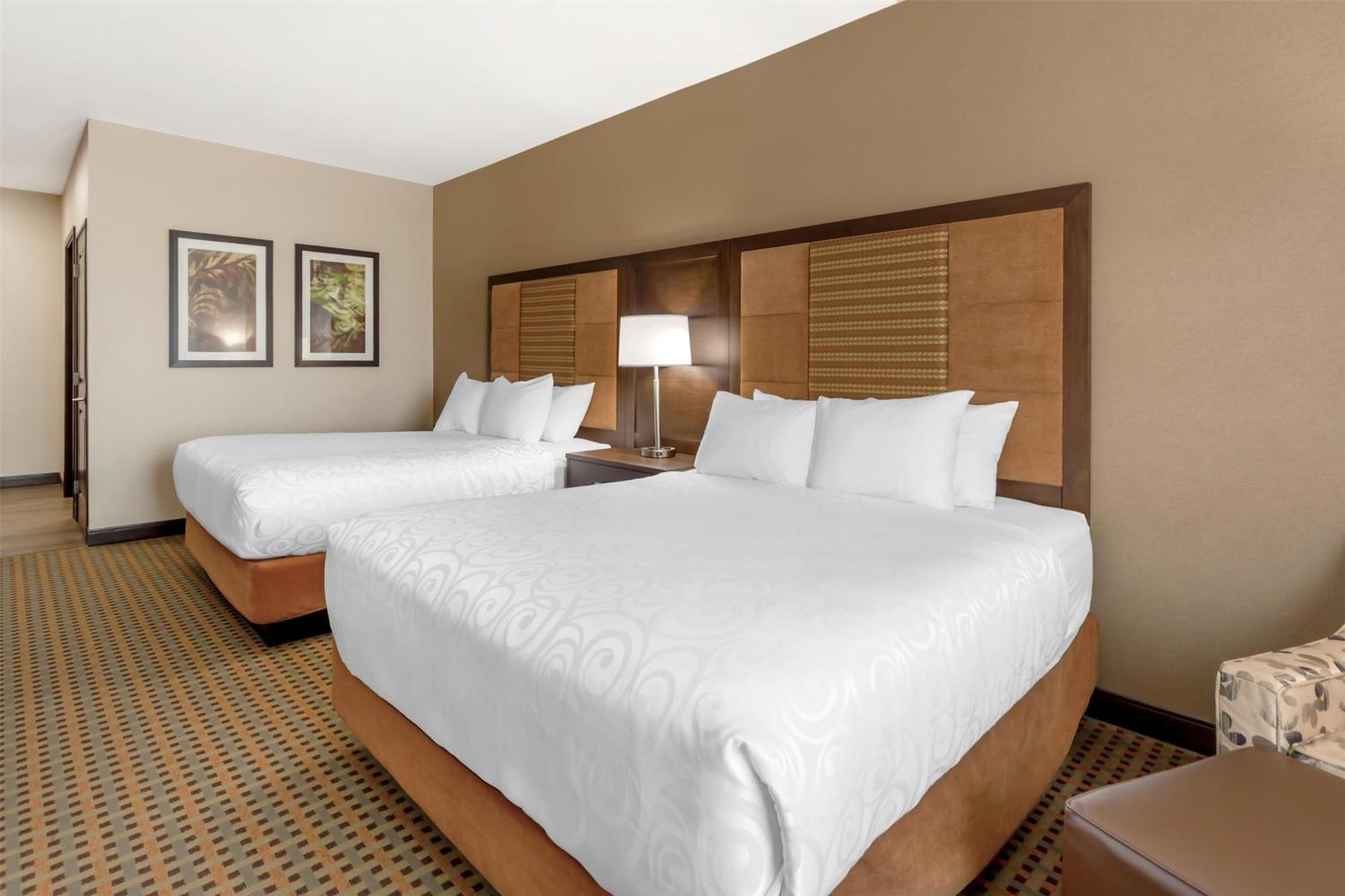 Best Western Plus Hinton Inn & Suites Экстерьер фото