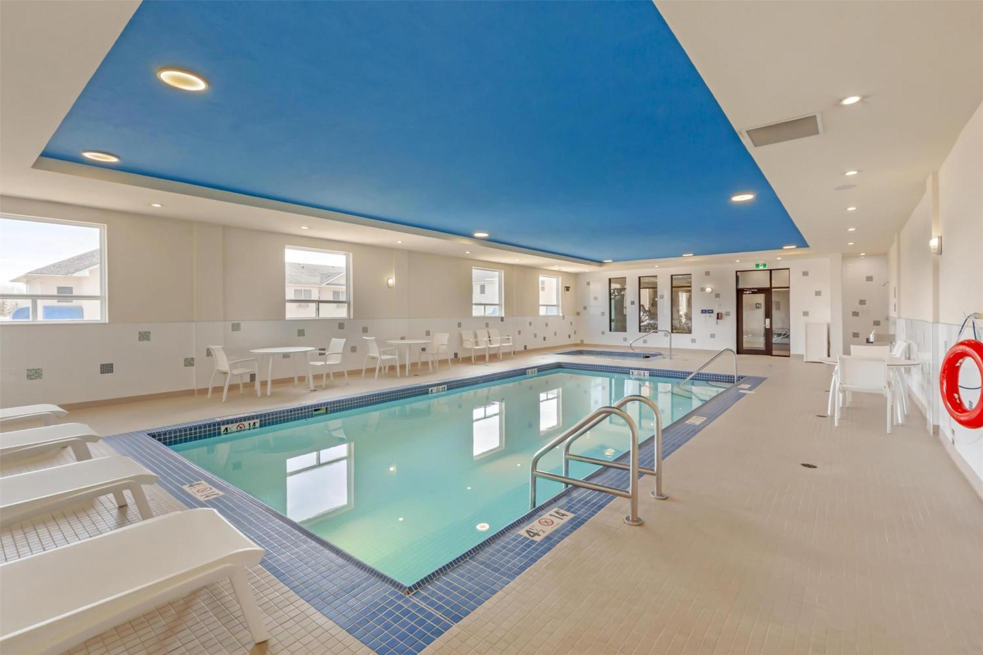 Best Western Plus Hinton Inn & Suites Экстерьер фото