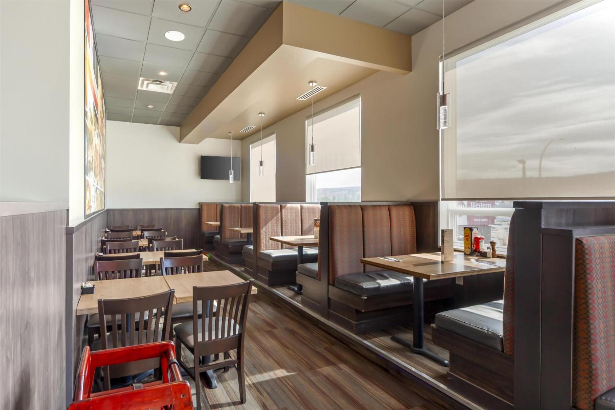 Best Western Plus Hinton Inn & Suites Экстерьер фото