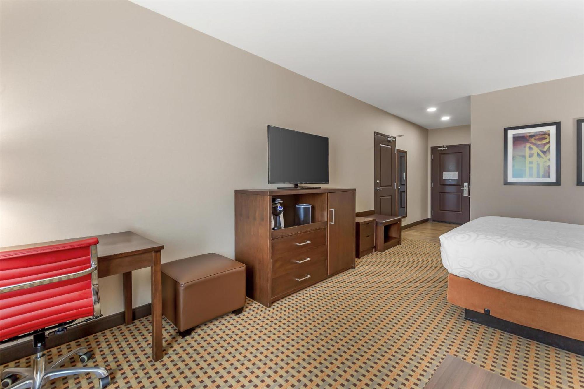 Best Western Plus Hinton Inn & Suites Экстерьер фото