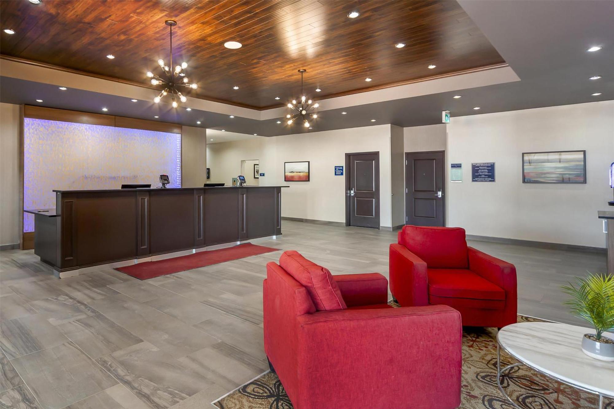 Best Western Plus Hinton Inn & Suites Экстерьер фото