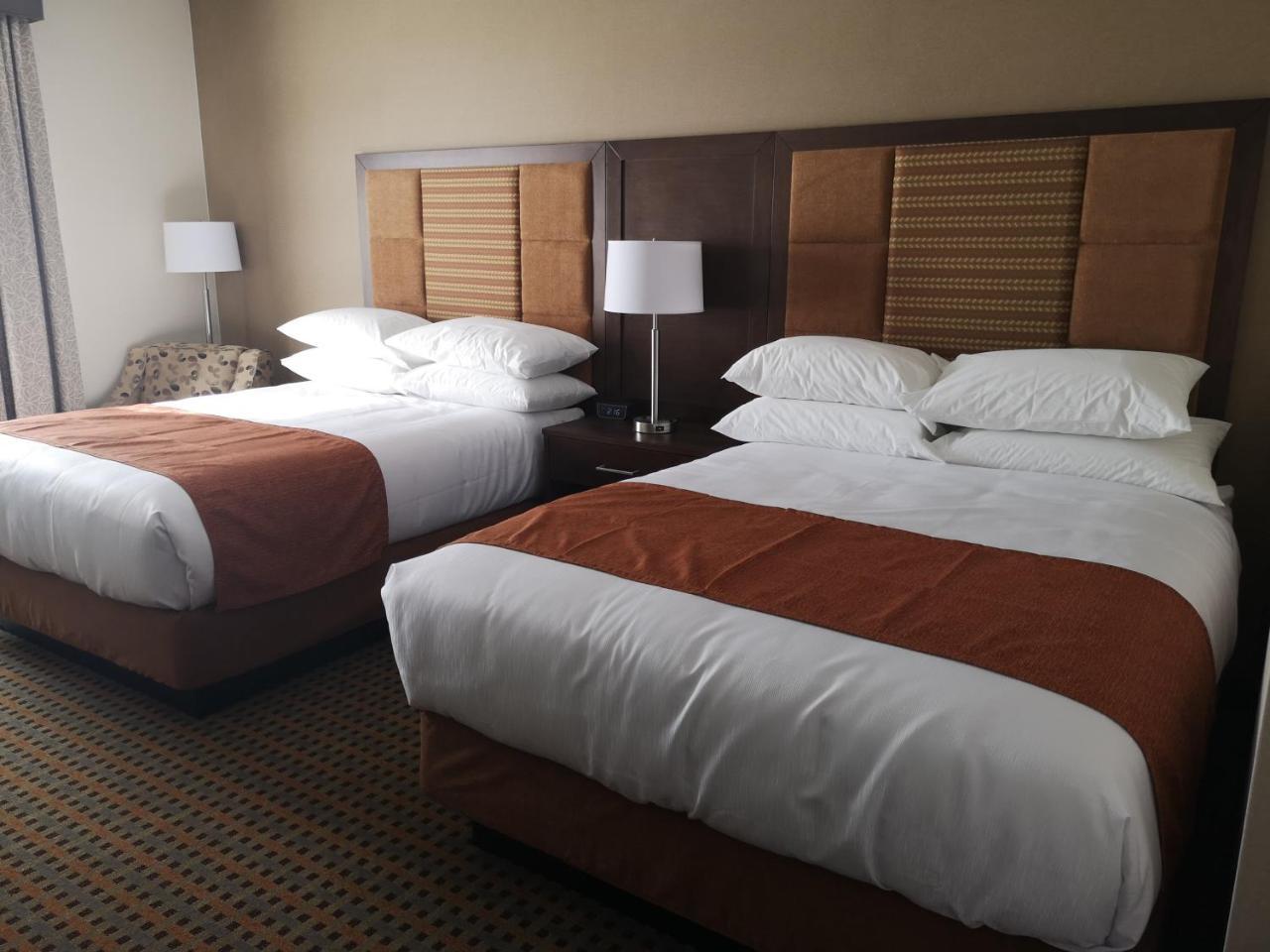 Best Western Plus Hinton Inn & Suites Экстерьер фото