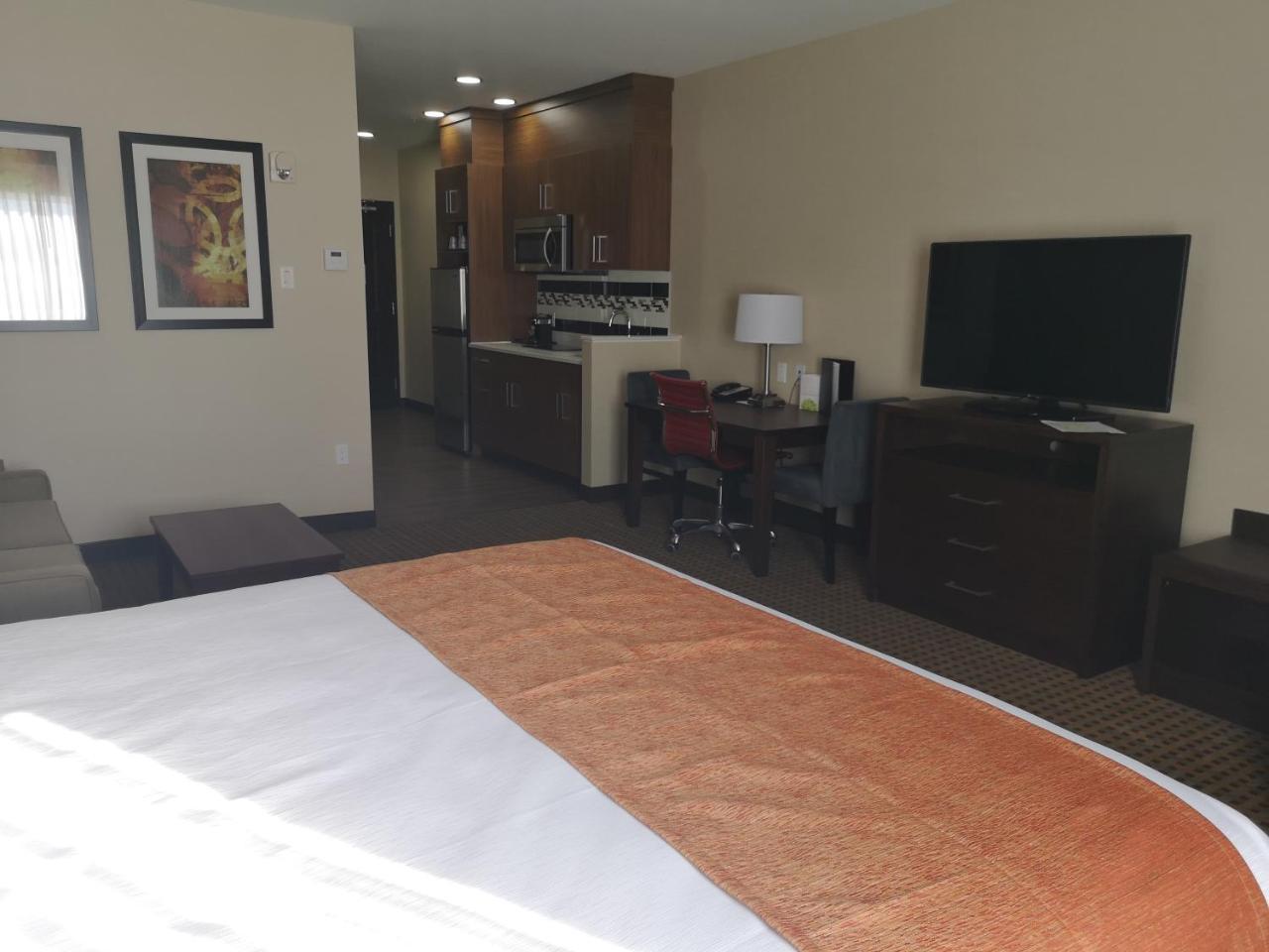 Best Western Plus Hinton Inn & Suites Экстерьер фото