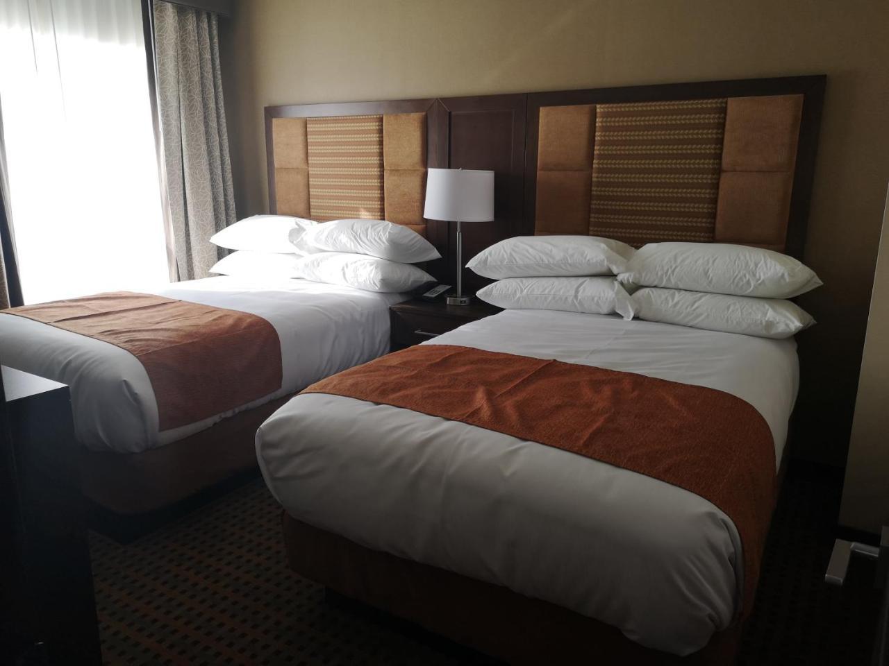Best Western Plus Hinton Inn & Suites Экстерьер фото