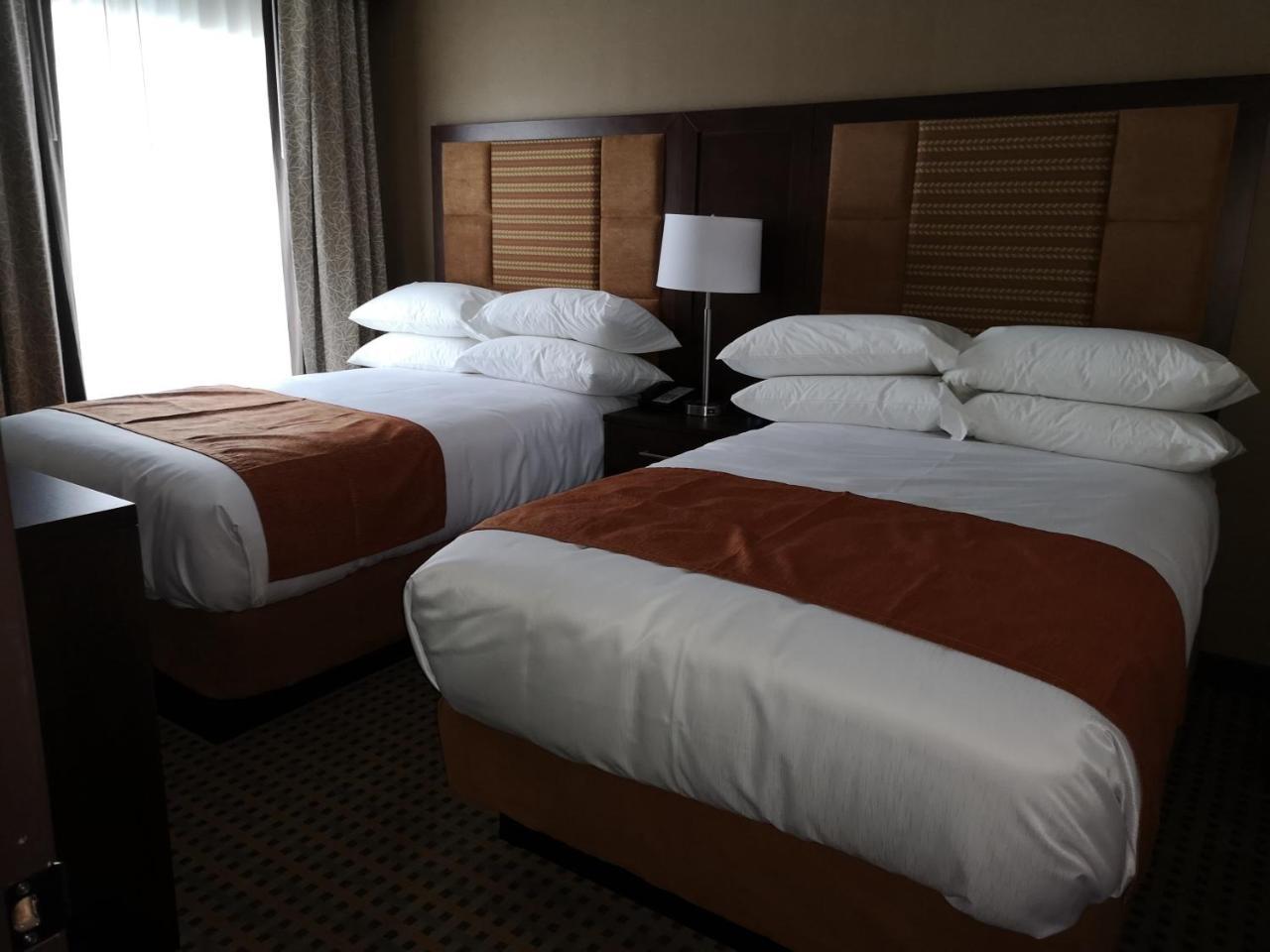 Best Western Plus Hinton Inn & Suites Экстерьер фото