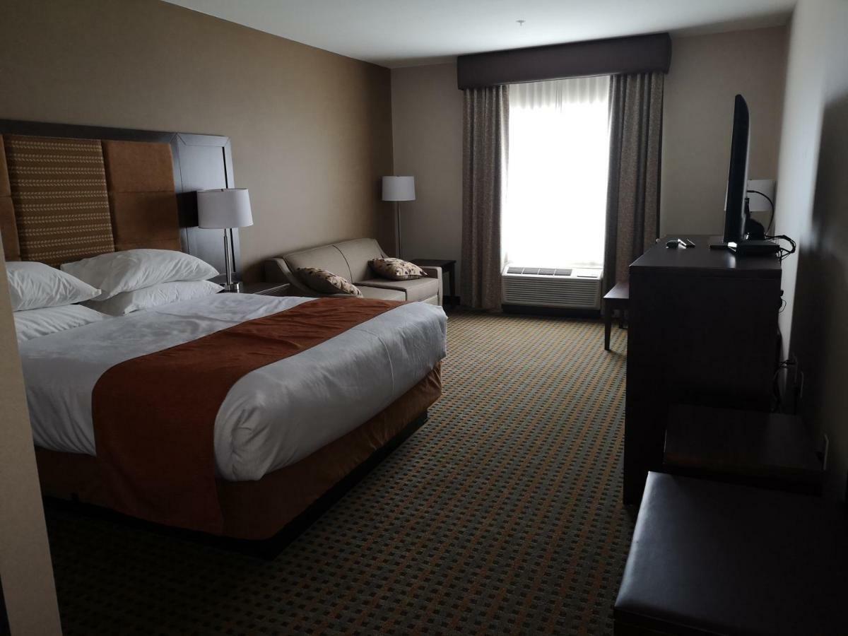 Best Western Plus Hinton Inn & Suites Экстерьер фото