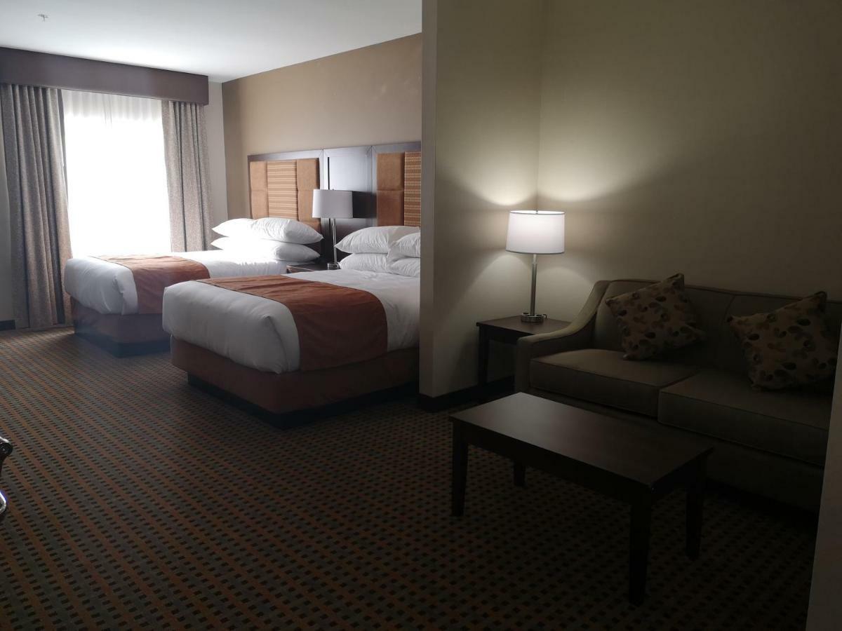 Best Western Plus Hinton Inn & Suites Экстерьер фото