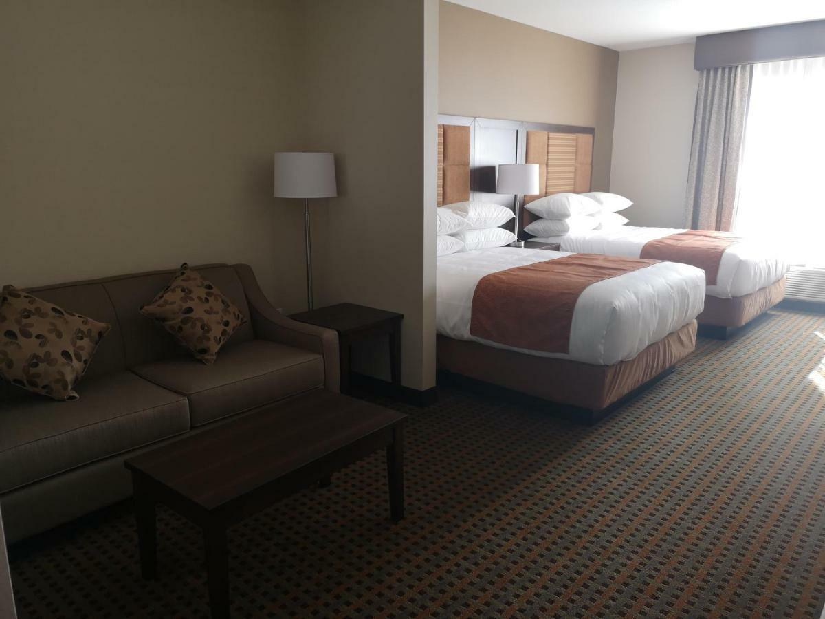 Best Western Plus Hinton Inn & Suites Экстерьер фото